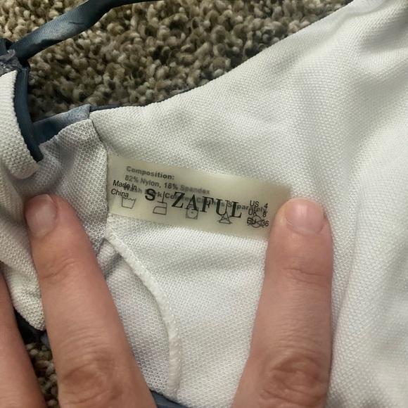 Bikini - Picture 2 of 3